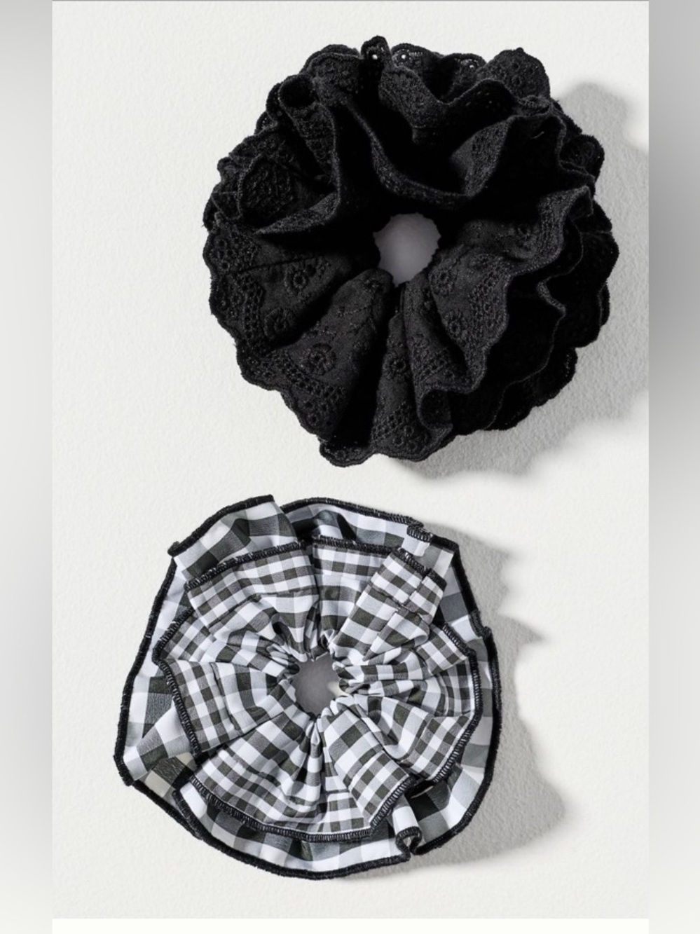 By Anthropologie Eyelet & Gingham
Scrunchies, Set of 2